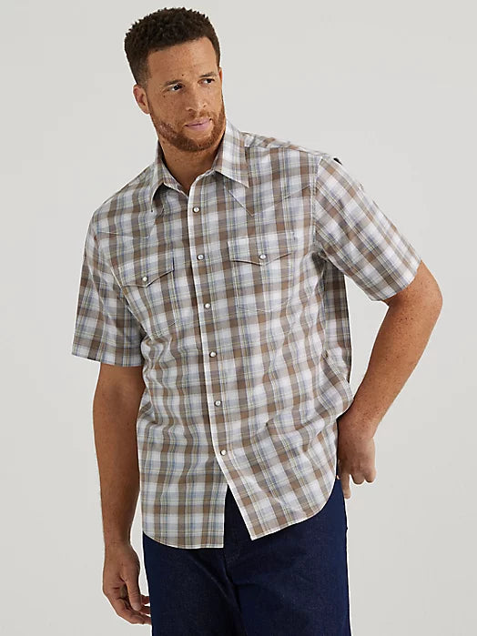 WRANGLER GREIGE PLAID WRINKLE RESIST SHORT SLEEVE SNAP SHIRT